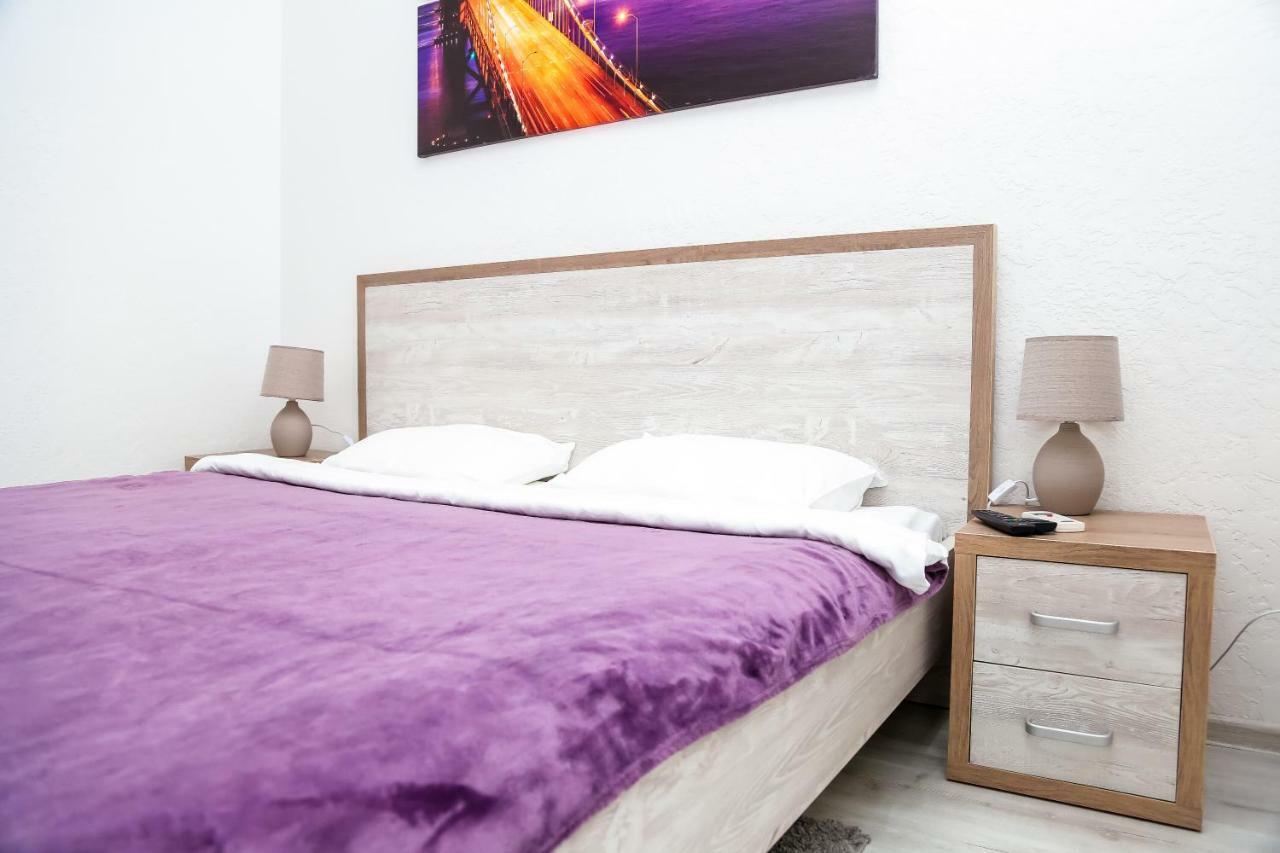 Square Apartments Odessa Esterno foto